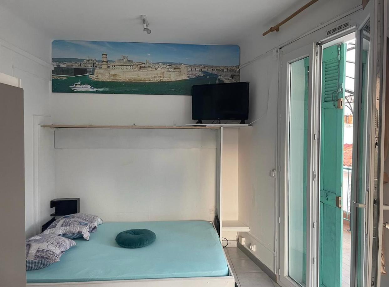 Stud Terras Ville Corniche 2 Pers Stat Gratuit Rue Modif Suivt Possib Et Accord Exclusif Marseille Exteriér fotografie